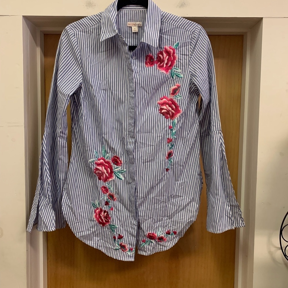 Merona Blue And White Button Up Size S